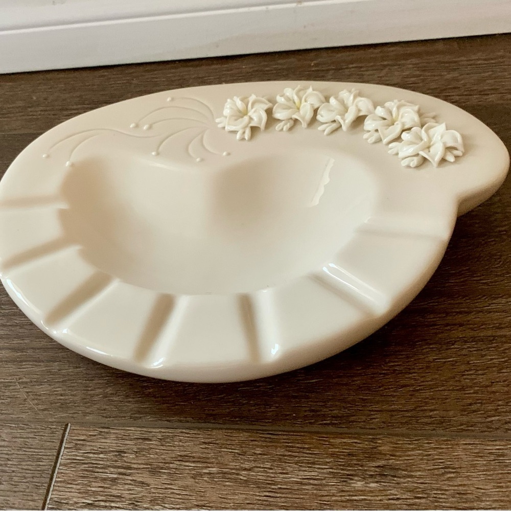 Vintage Dorothy Okumoto Hand Crafted Hawaiian Porcelain Ashtray
